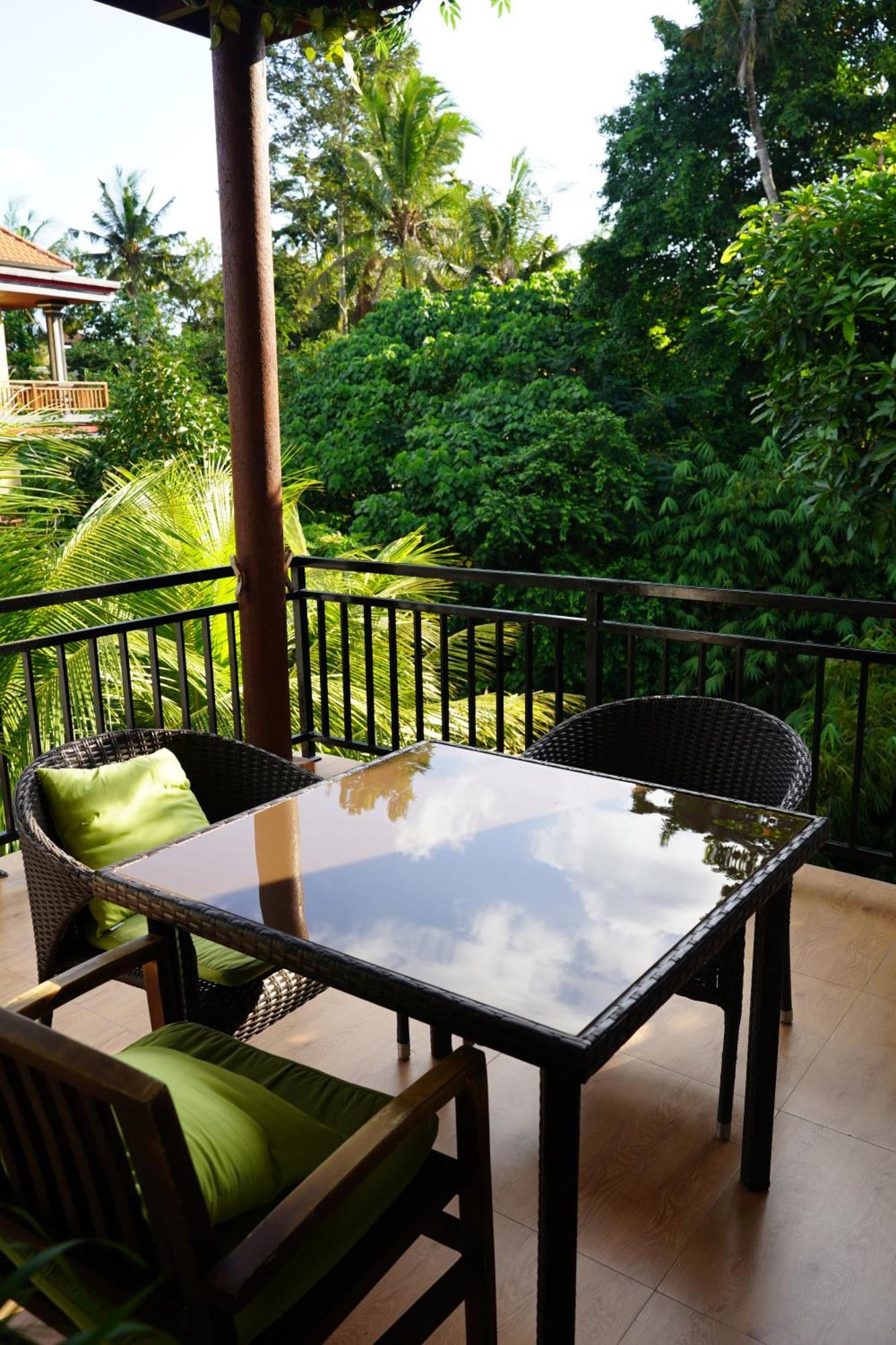 Central House Ubud Esterno foto