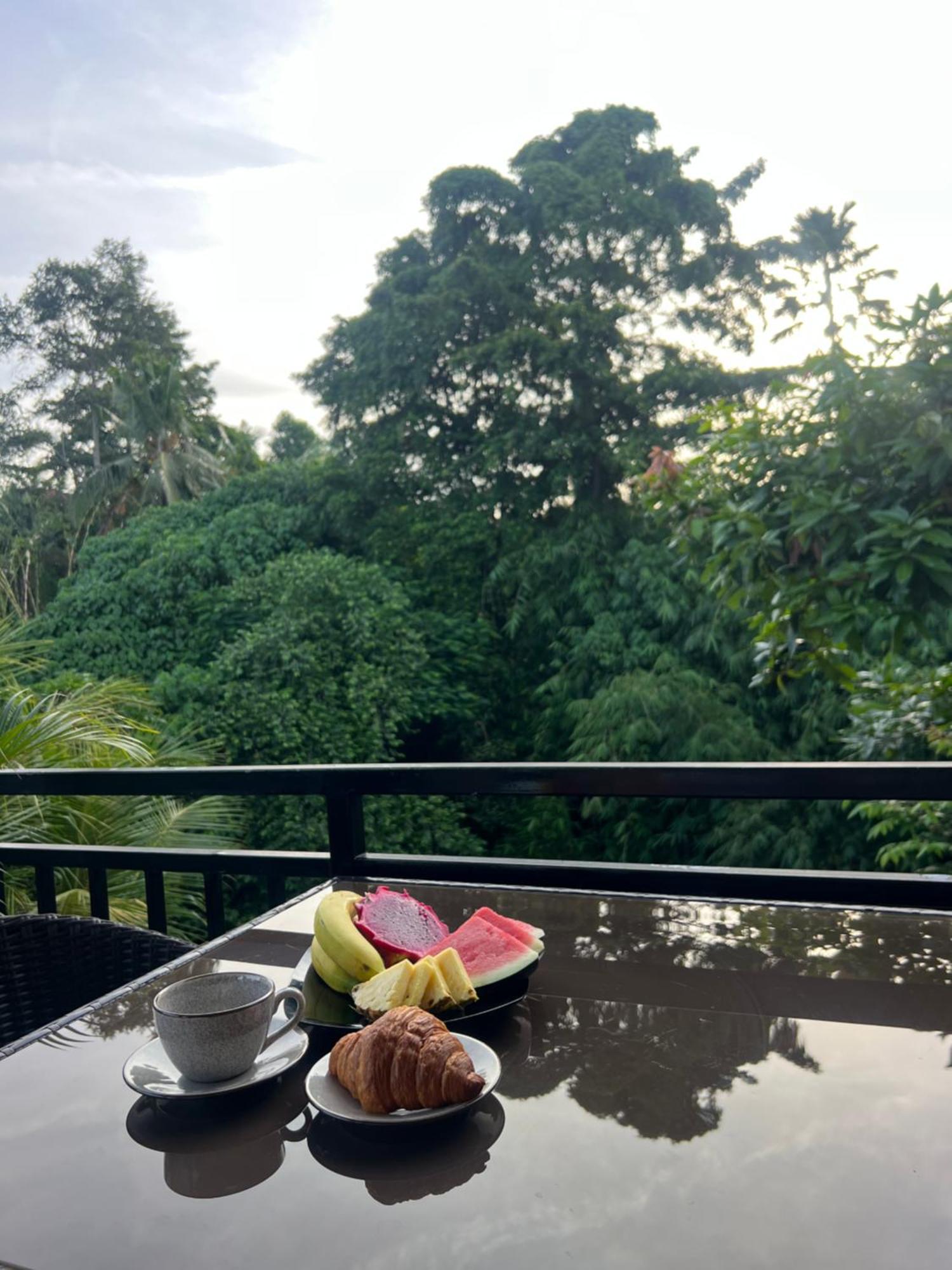 Central House Ubud Esterno foto